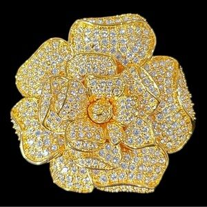 NWOT Nolan Miller Stanwyck Gardenia Brooch Pavé Clear Crystal Gold-Tone Pin Vntg
